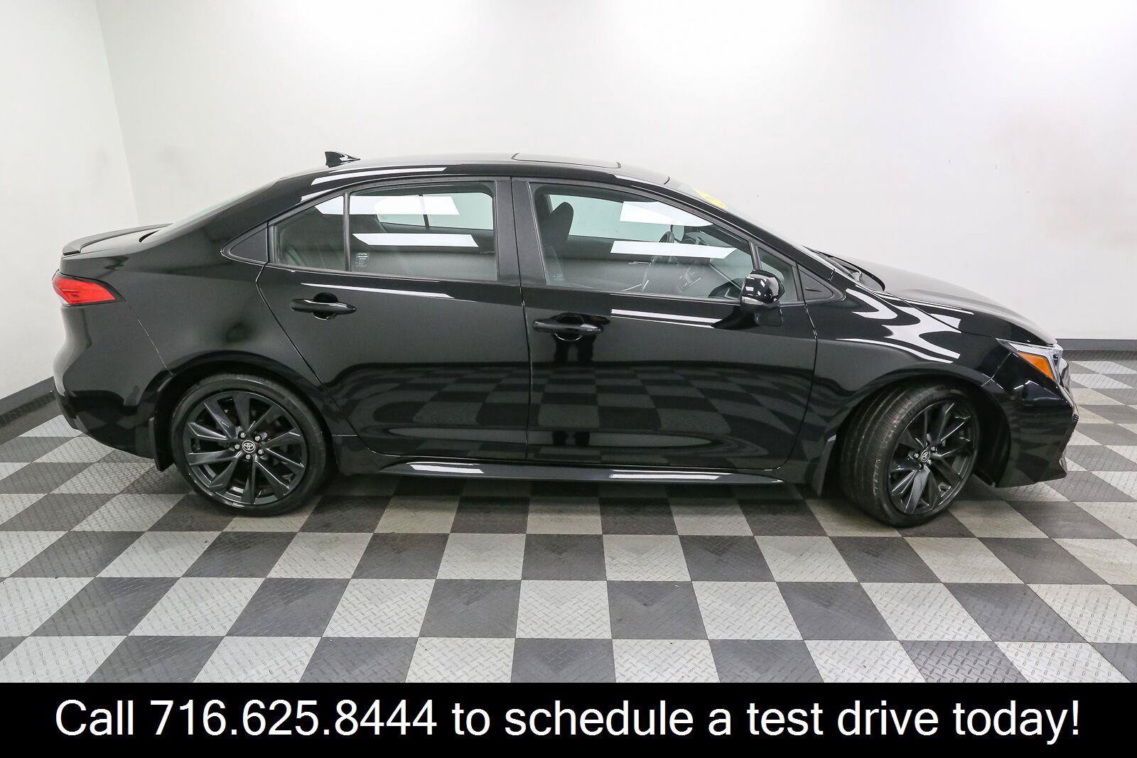 Used 2023 Toyota Corolla SE w/ SE Premium Package FWD image 7