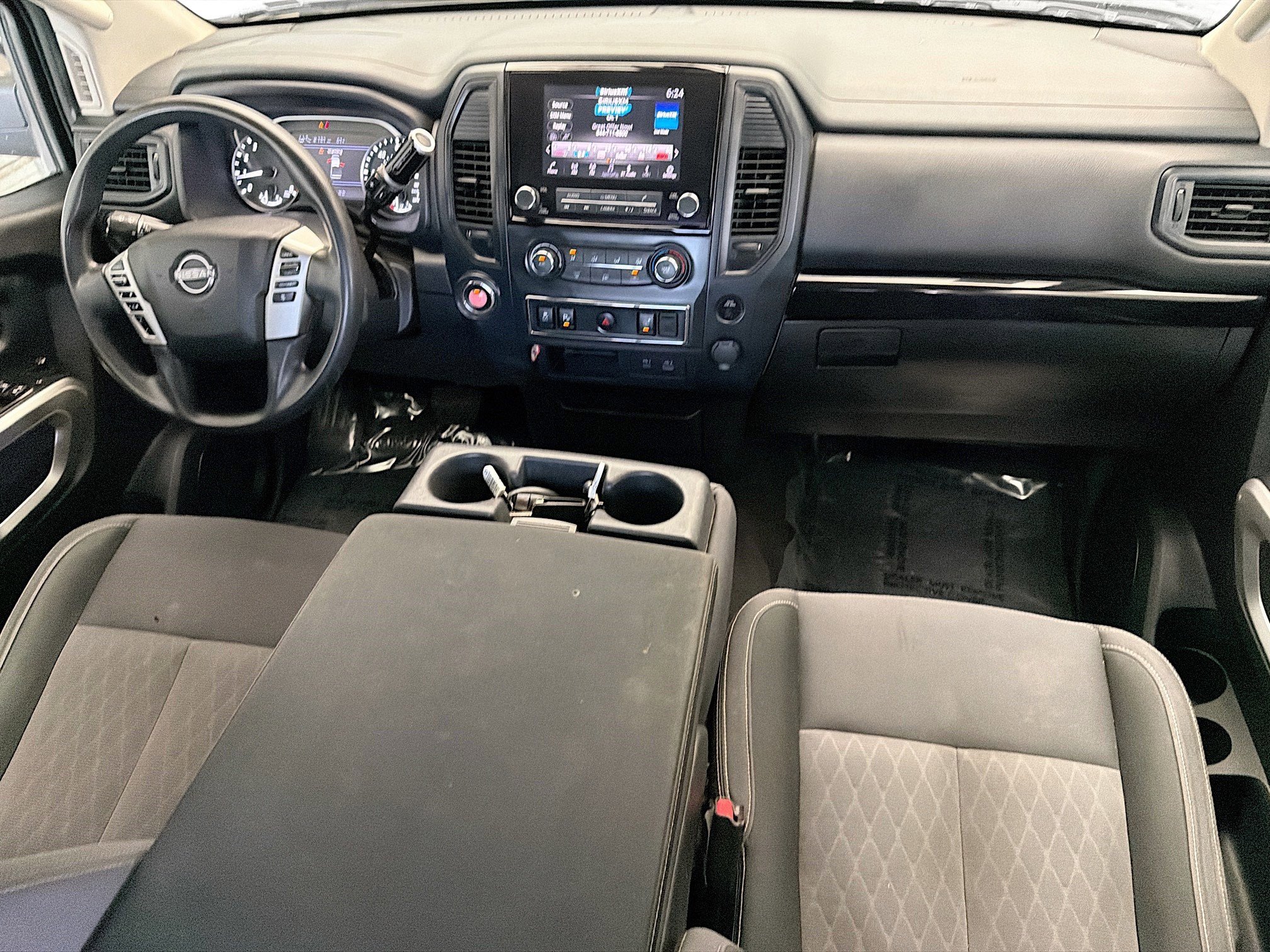 Used 2023 Nissan Titan SV image 12