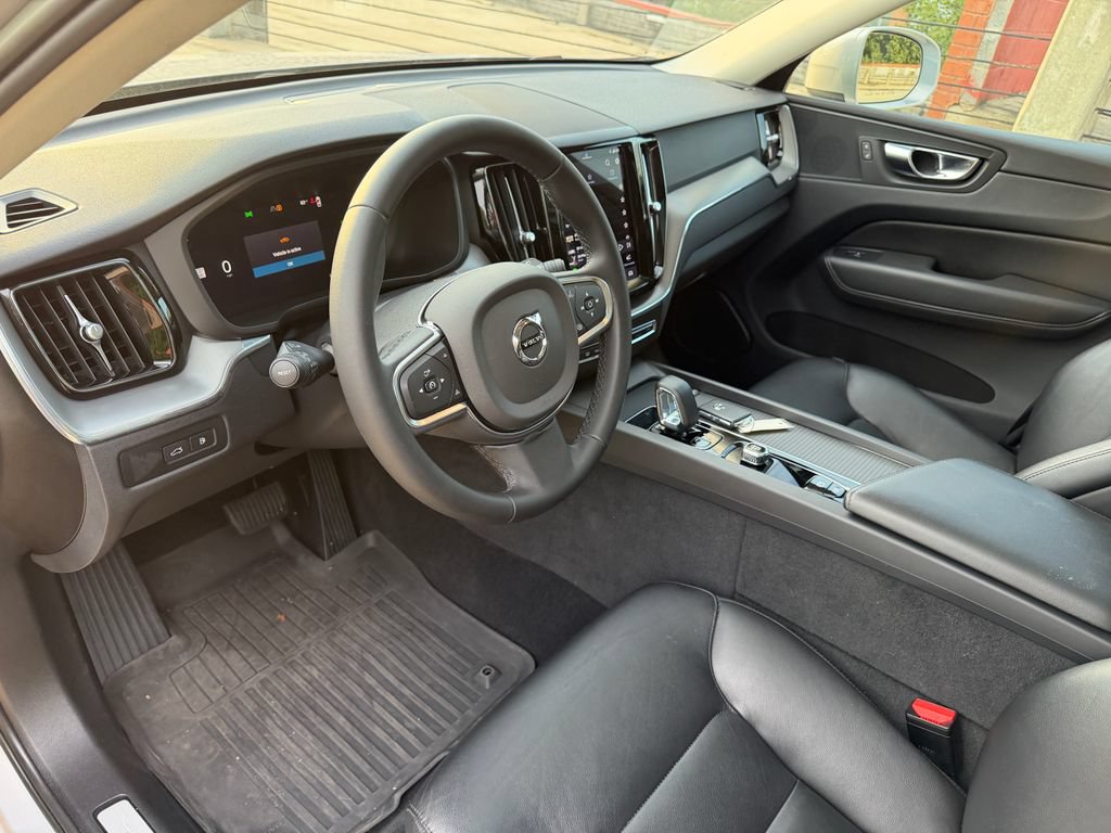 Used 2023 Volvo XC60 T8 Core AWD/4WD image 8