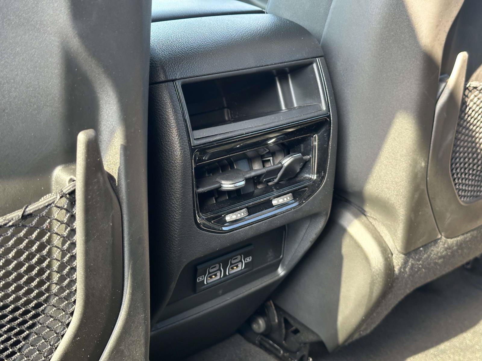 Used 2023 Jeep Grand Cherokee Laredo AWD/4WD image 25
