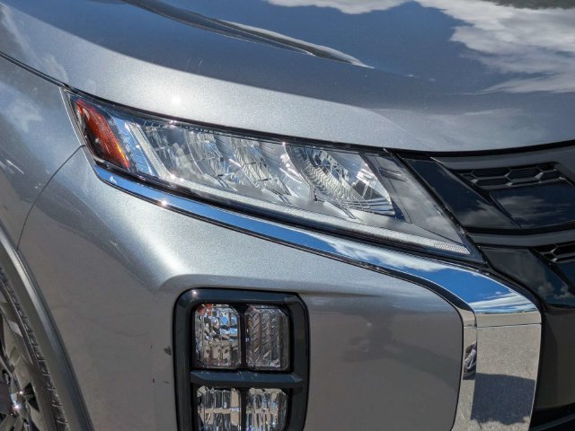 Used 2025 Mitsubishi Outlander Sport LE AWD/4WD image 10