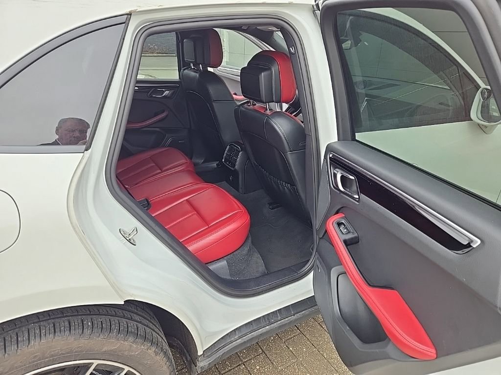 Used 2024 Porsche Macan Base image 19