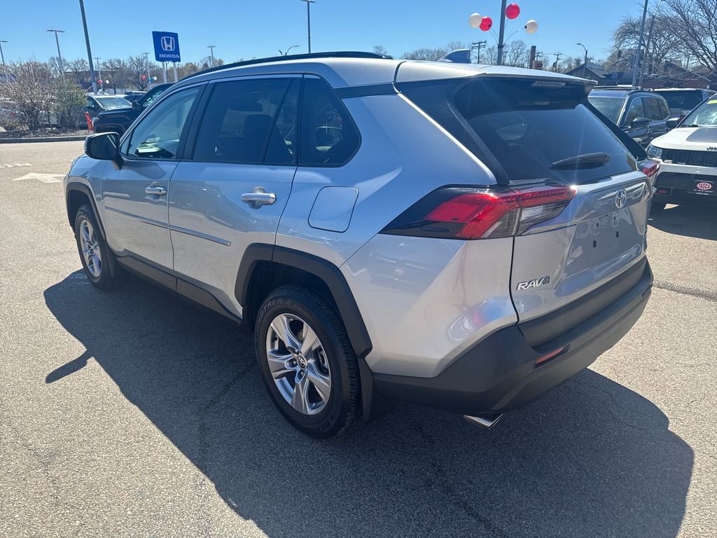 Used 2025 Toyota RAV4 XLE w/ Weather Package AWD/4WD image 5