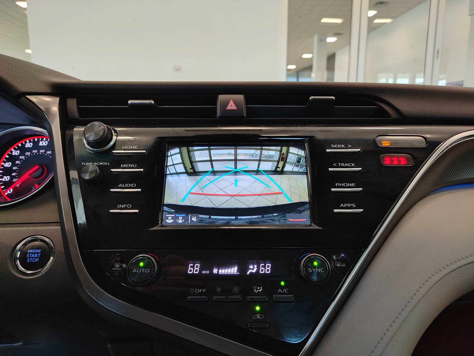 Used 2018 Toyota Camry XSE FWD image 18
