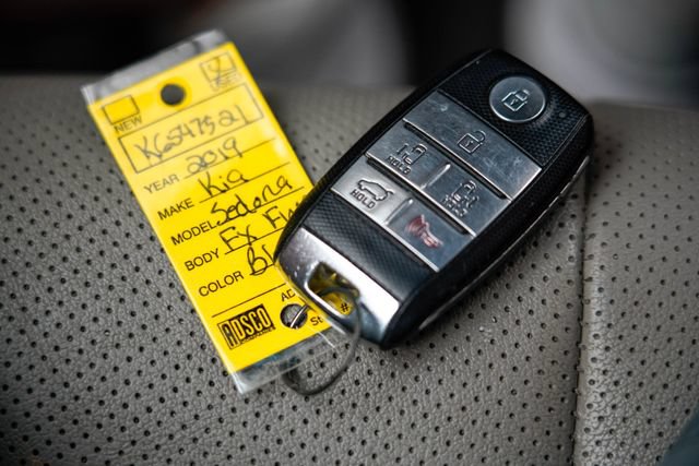 Used 2019 Kia Sedona EX FWD image 35