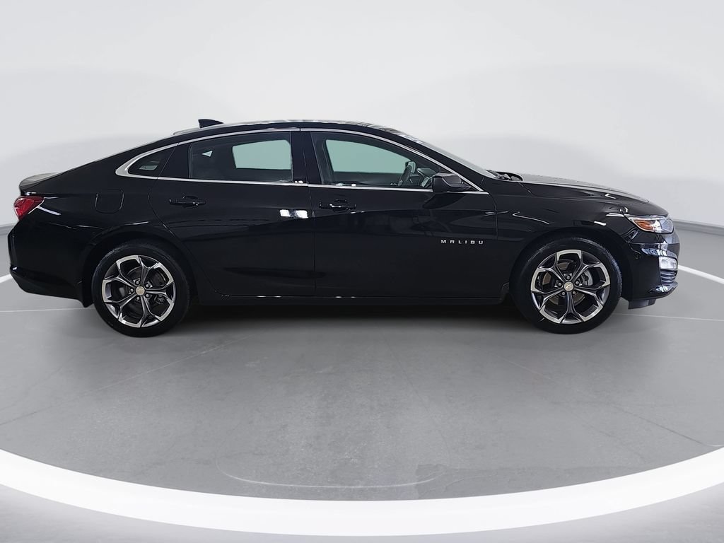 Certified 2022 Chevrolet Malibu LT FWD image 2