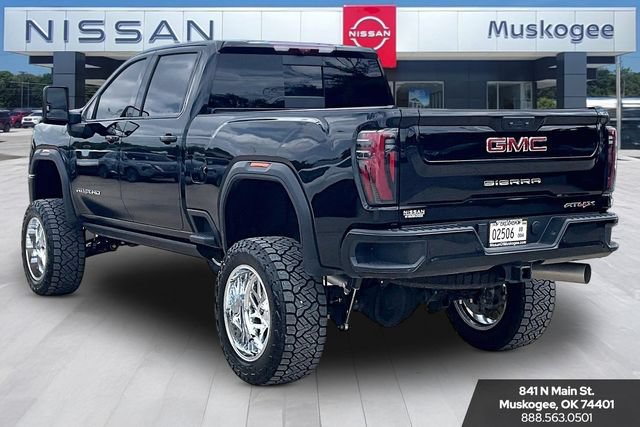 Used 2025 GMC Sierra 2500 AT4X AWD/4WD image 4