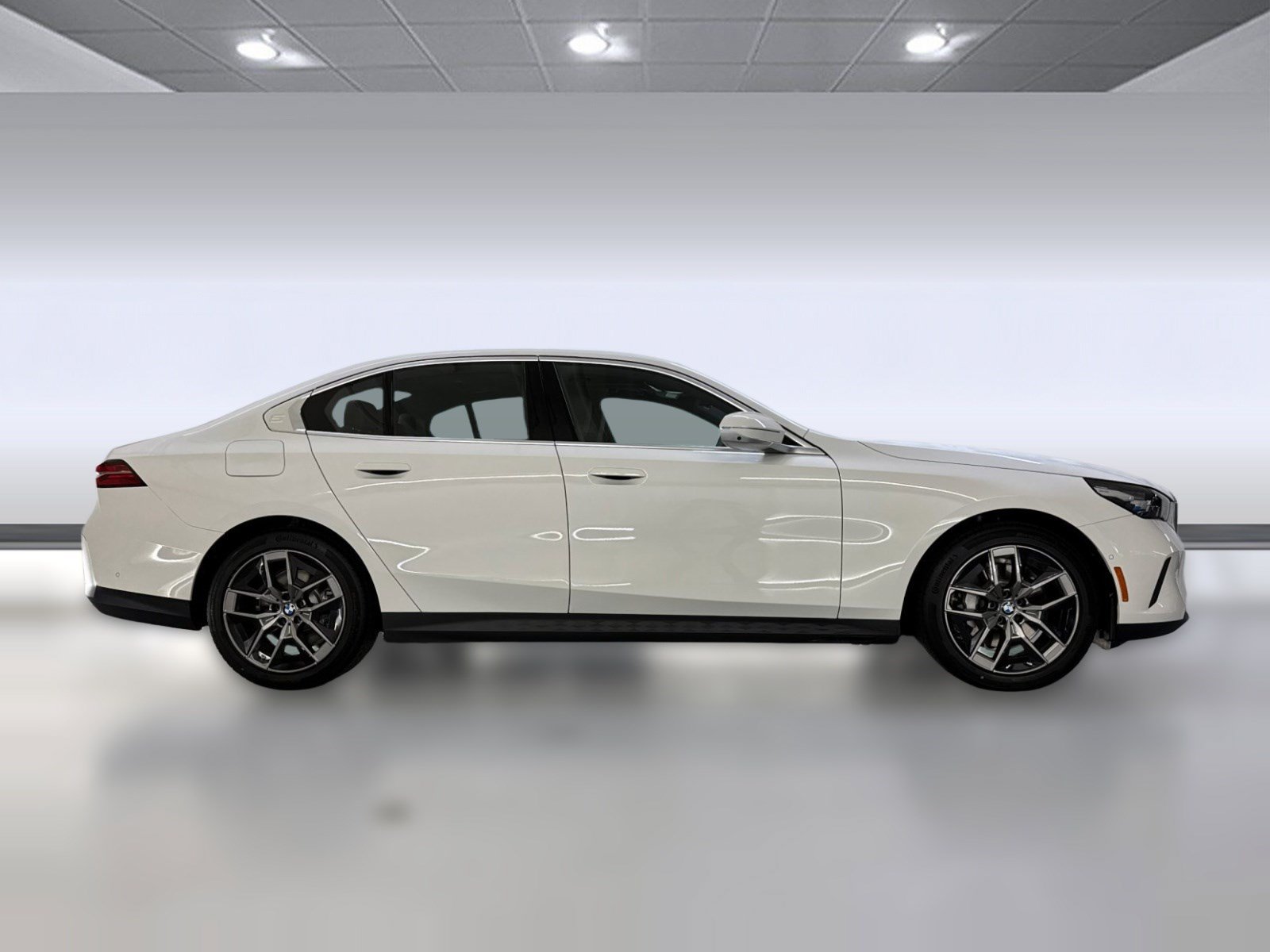 Used 2026 BMW 530i w/ Premium Package RWD image 7