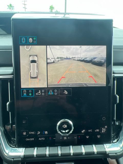 Used 2025 GMC Yukon XL Denali AWD/4WD image 17
