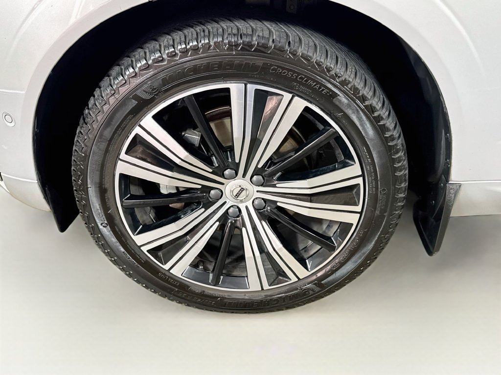 Used 2022 Volvo XC60 B5 Inscription w/ Advanced Package FWD image 41