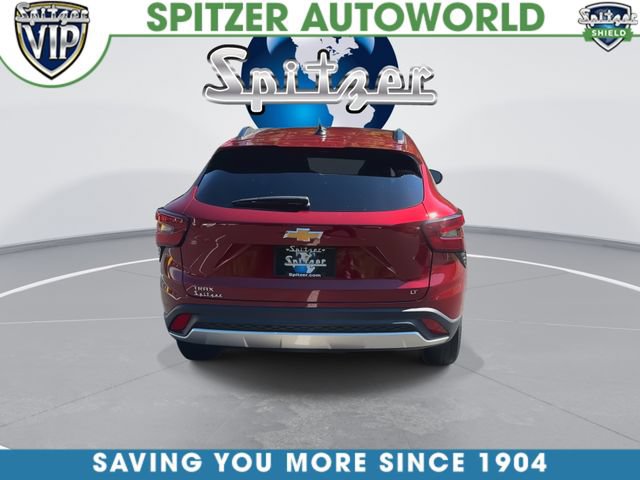 Used 2025 Chevrolet Trax LT FWD image 8