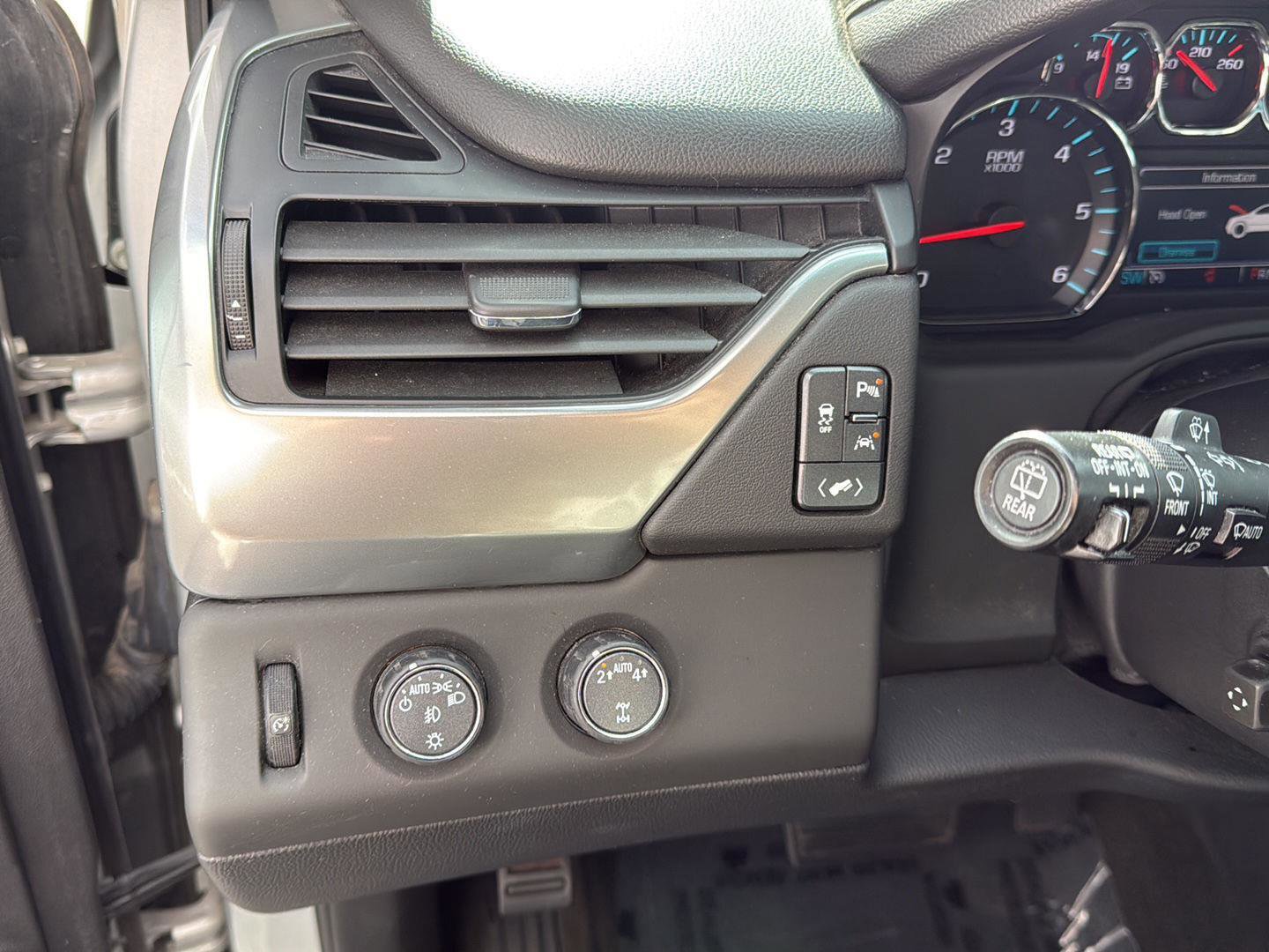 Used 2018 Chevrolet Tahoe LT AWD/4WD image 22