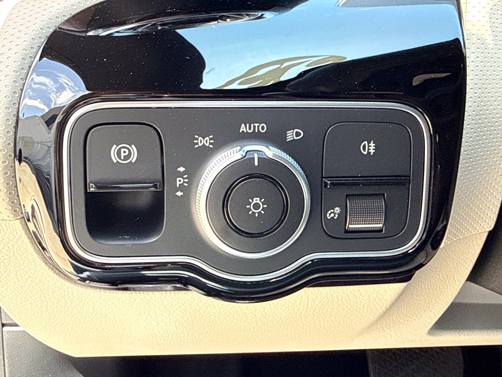 Used 2023 Mercedes-Benz CLA 250 image 27