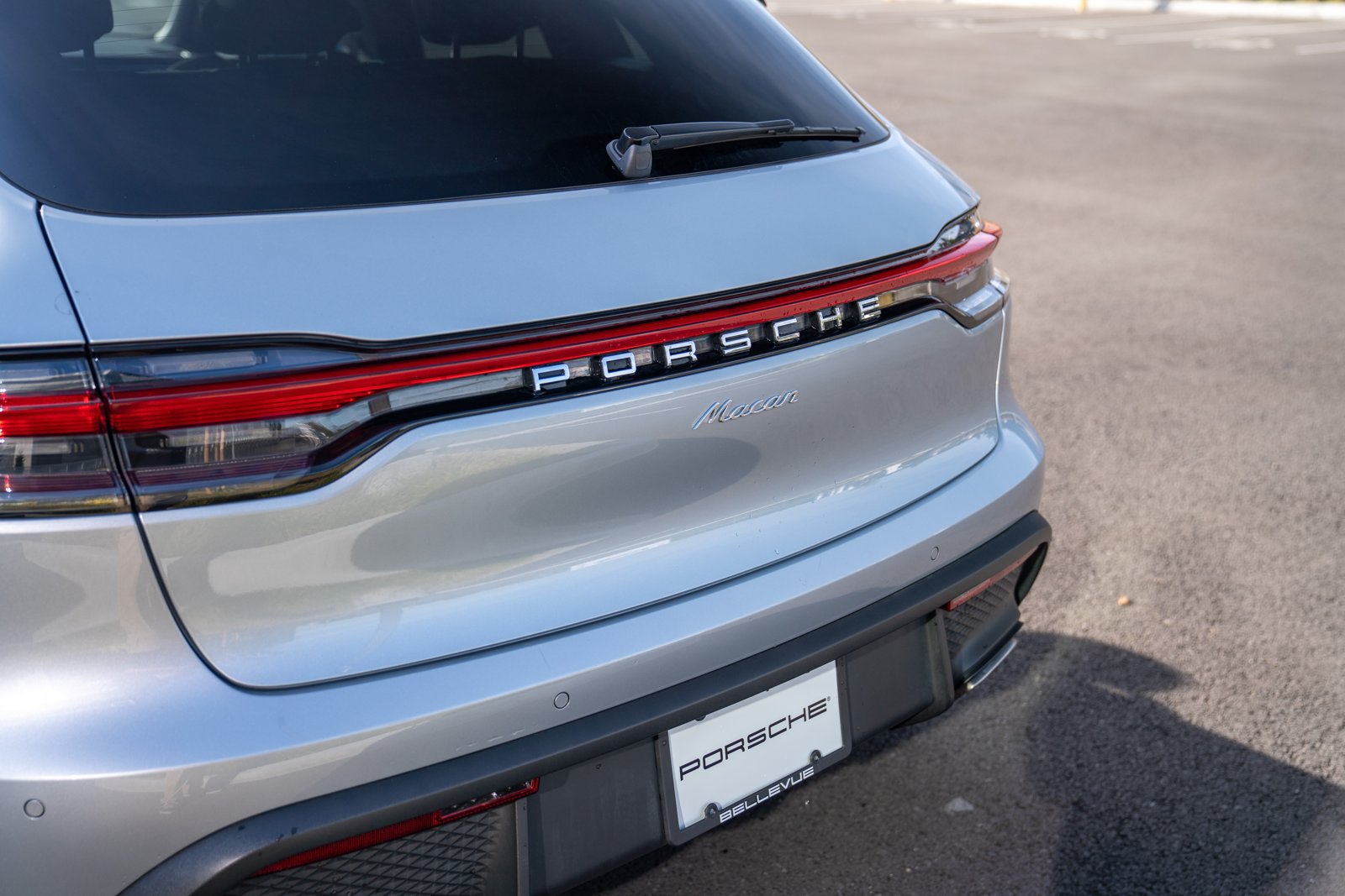Certified 2026 Porsche Macan AWD/4WD image 30