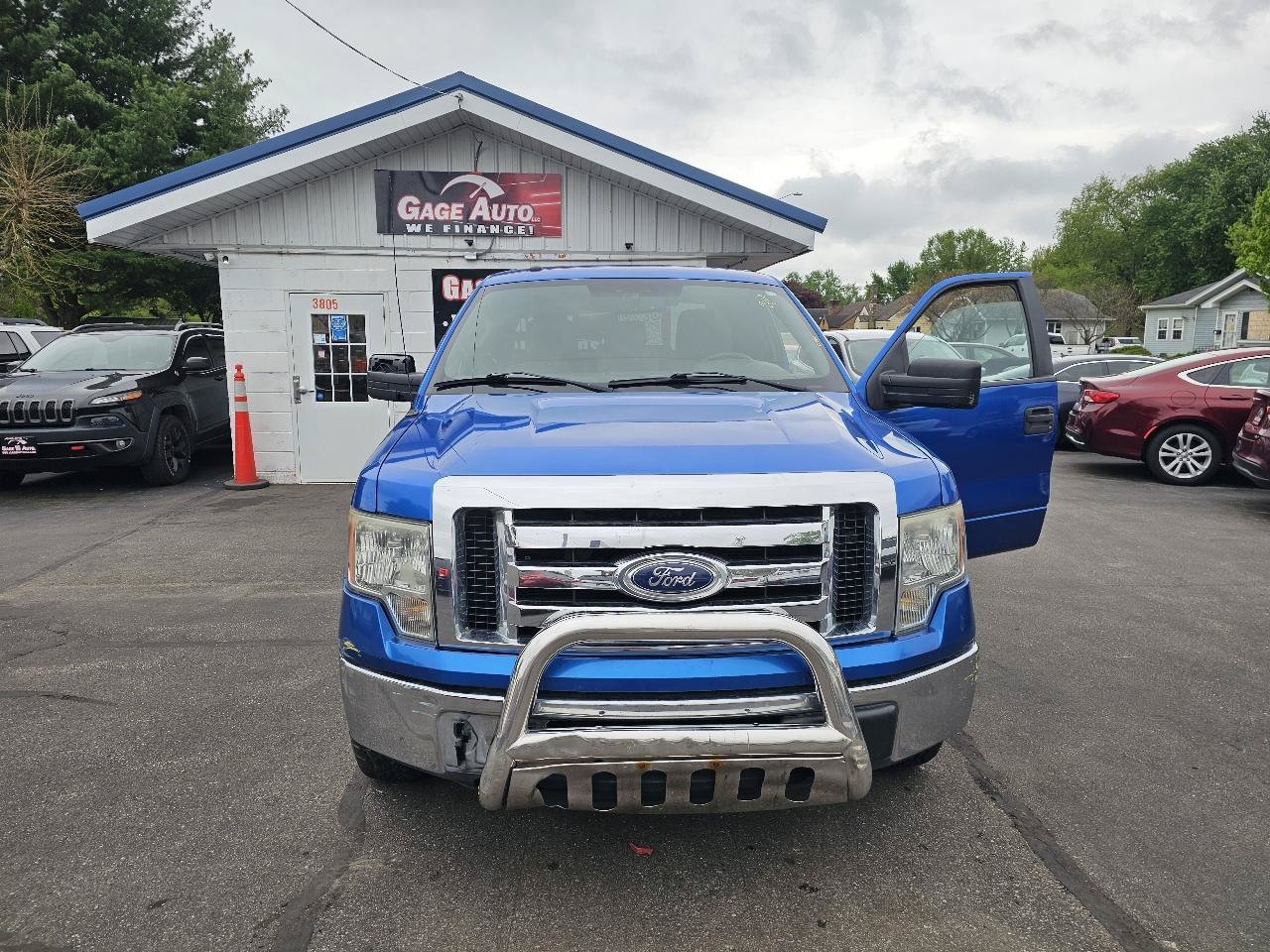 Used 2012 Ford F150 XLT AWD/4WD image 2