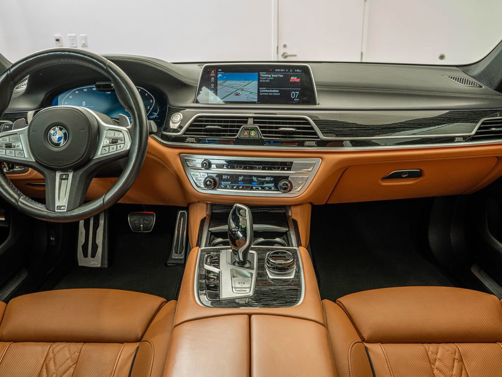 Used 2022 BMW 750i xDrive w/ Autobahn Package AWD/4WD image 28
