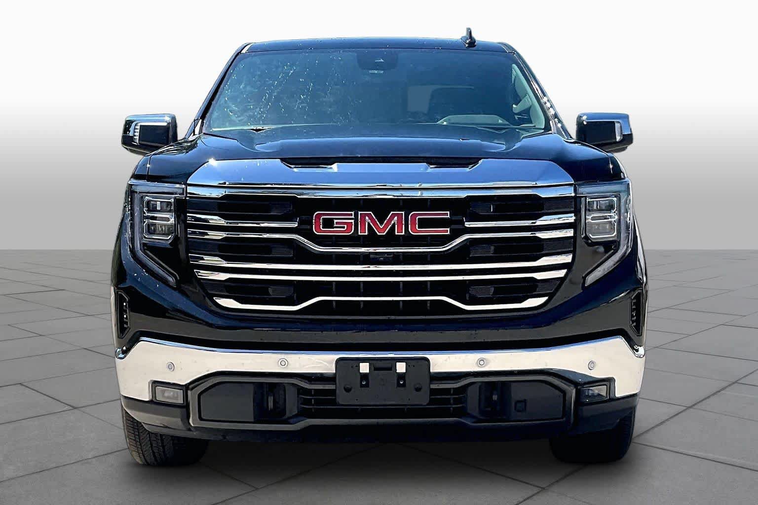 Used 2026 GMC Sierra 1500 SLT AWD/4WD image 3