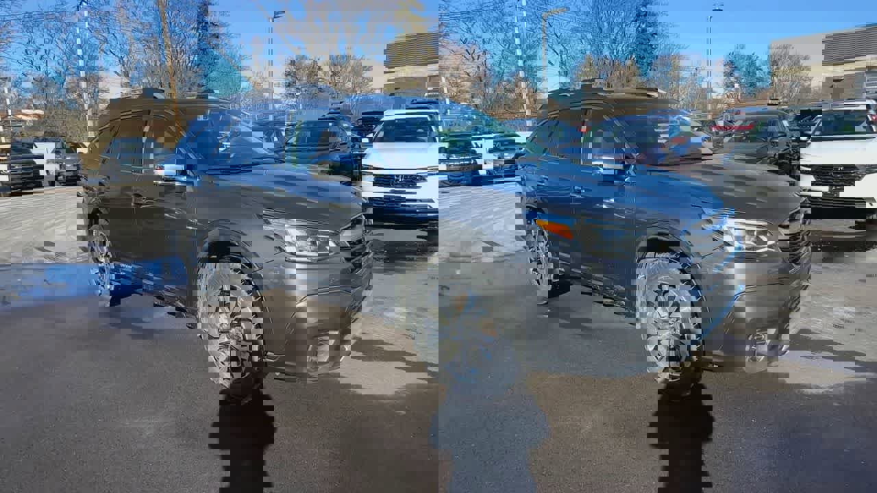 Used 2020 Subaru Outback Touring XT image 2