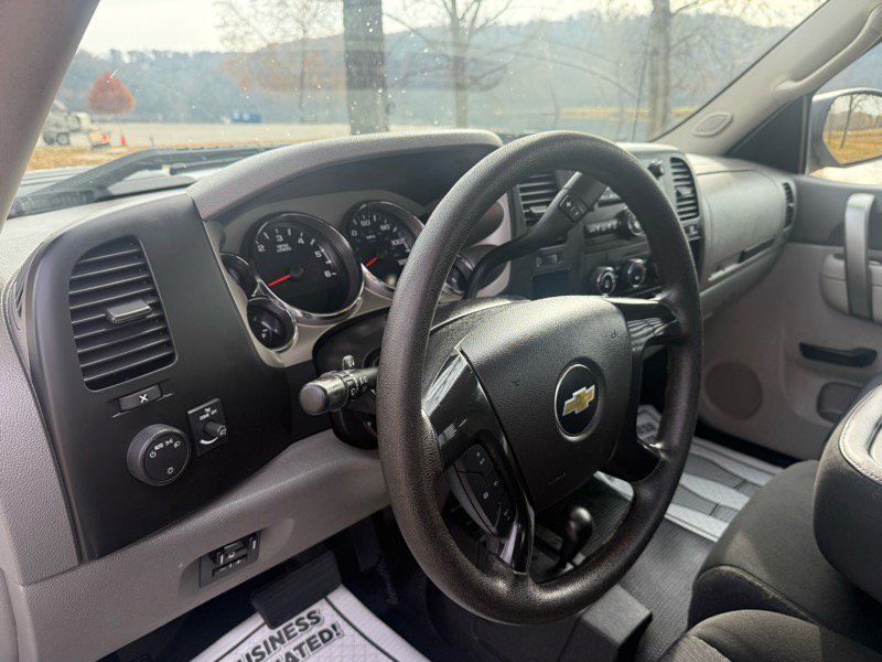 Used 2014 Chevrolet Silverado 2500 W/T image 16