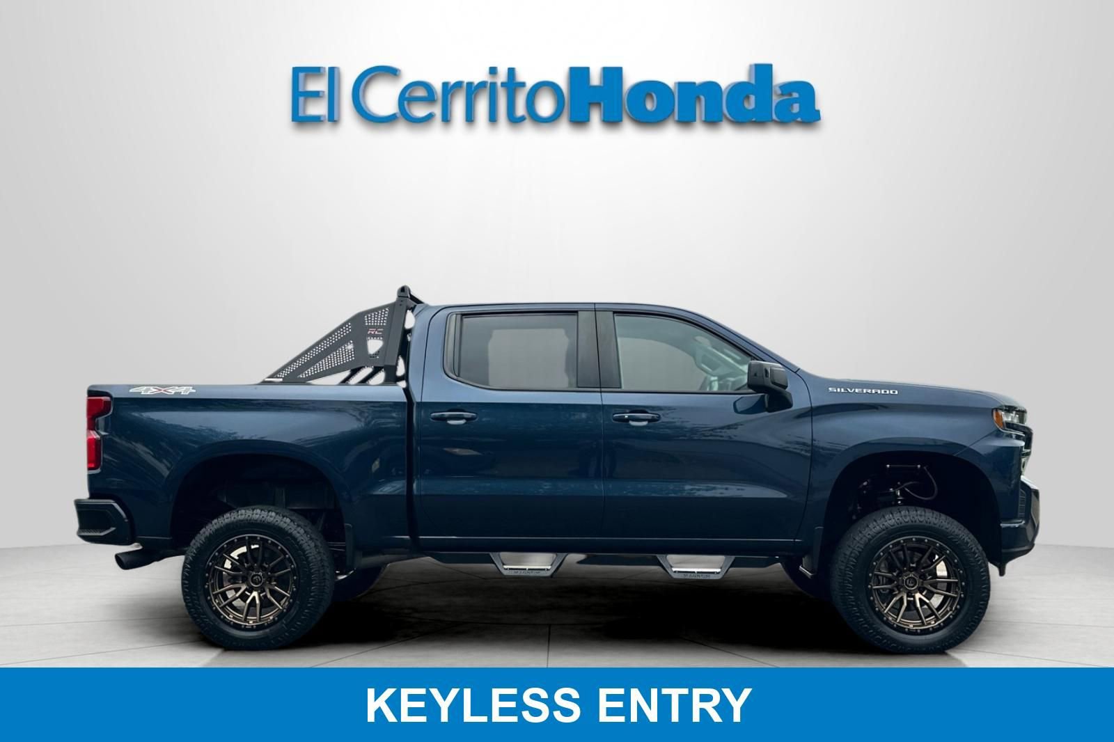 Used 2020 Chevrolet Silverado 1500 RST w/ All-Star Edition AWD/4WD image 2