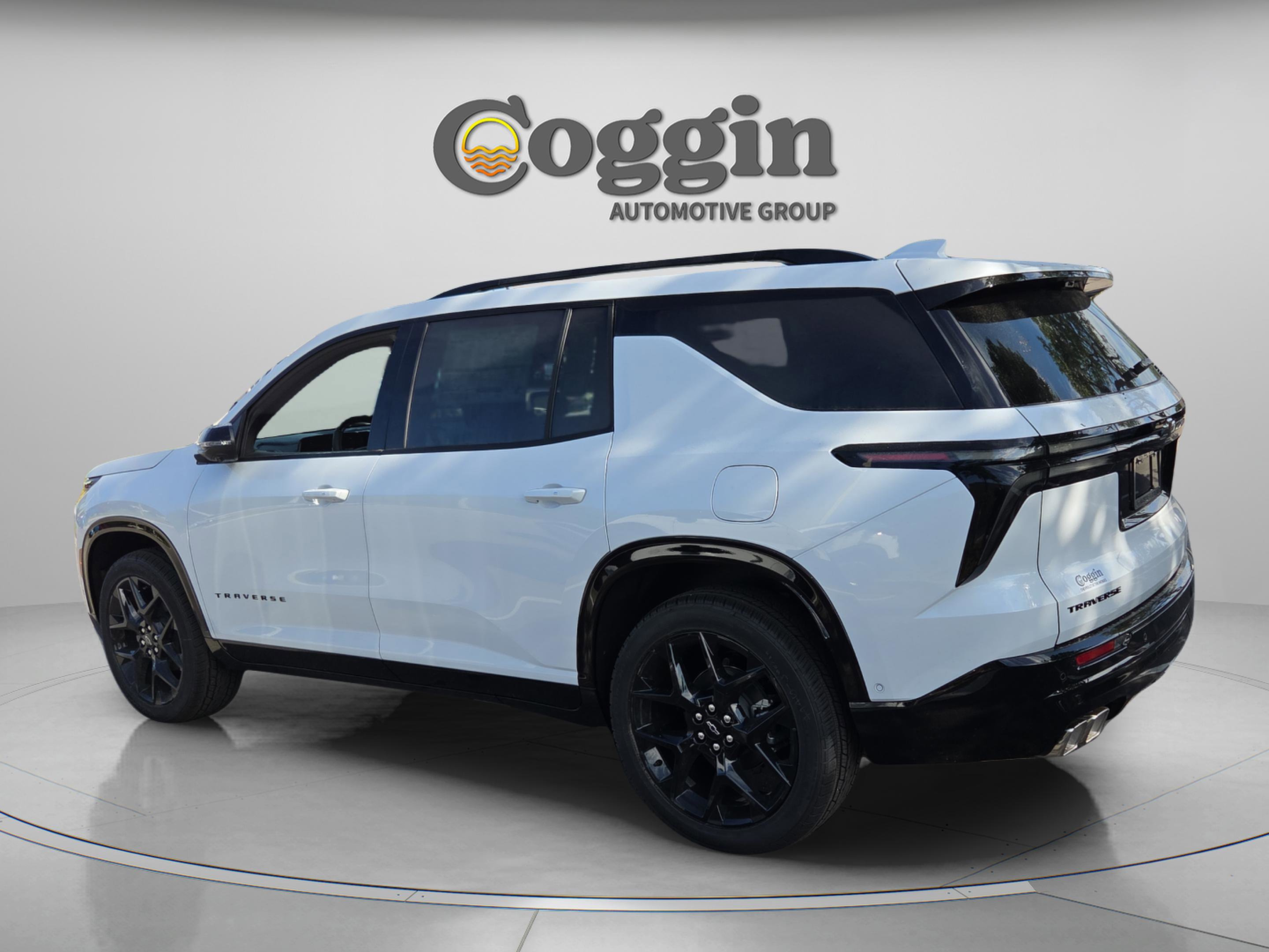 New 2026 Chevrolet Traverse RS w/ LPO, Floor Liner Package FWD image 3