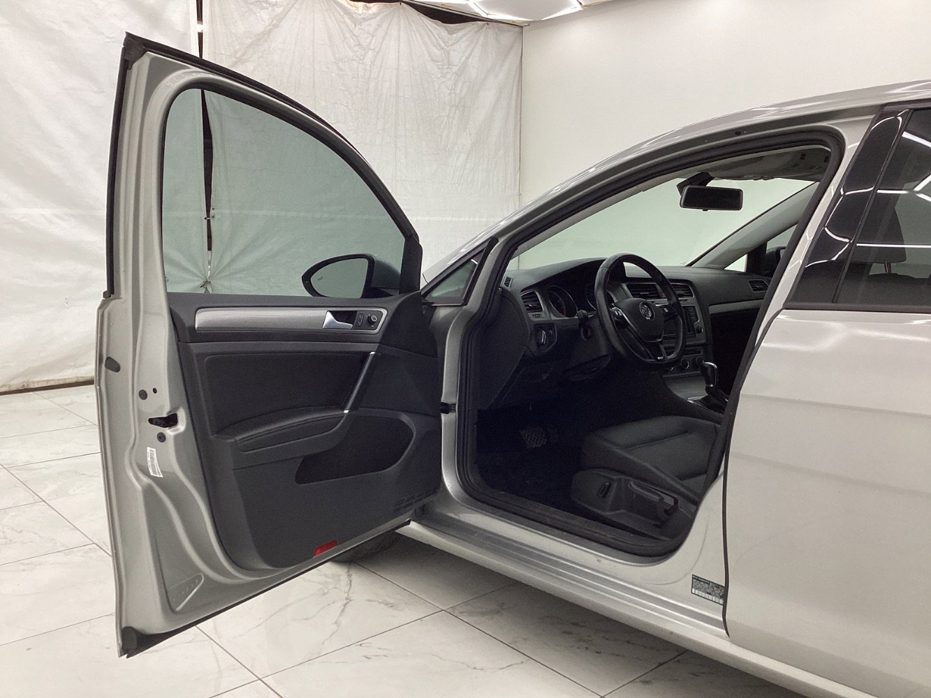 Used 2017 Volkswagen Golf Wolfsburg Edition image 16
