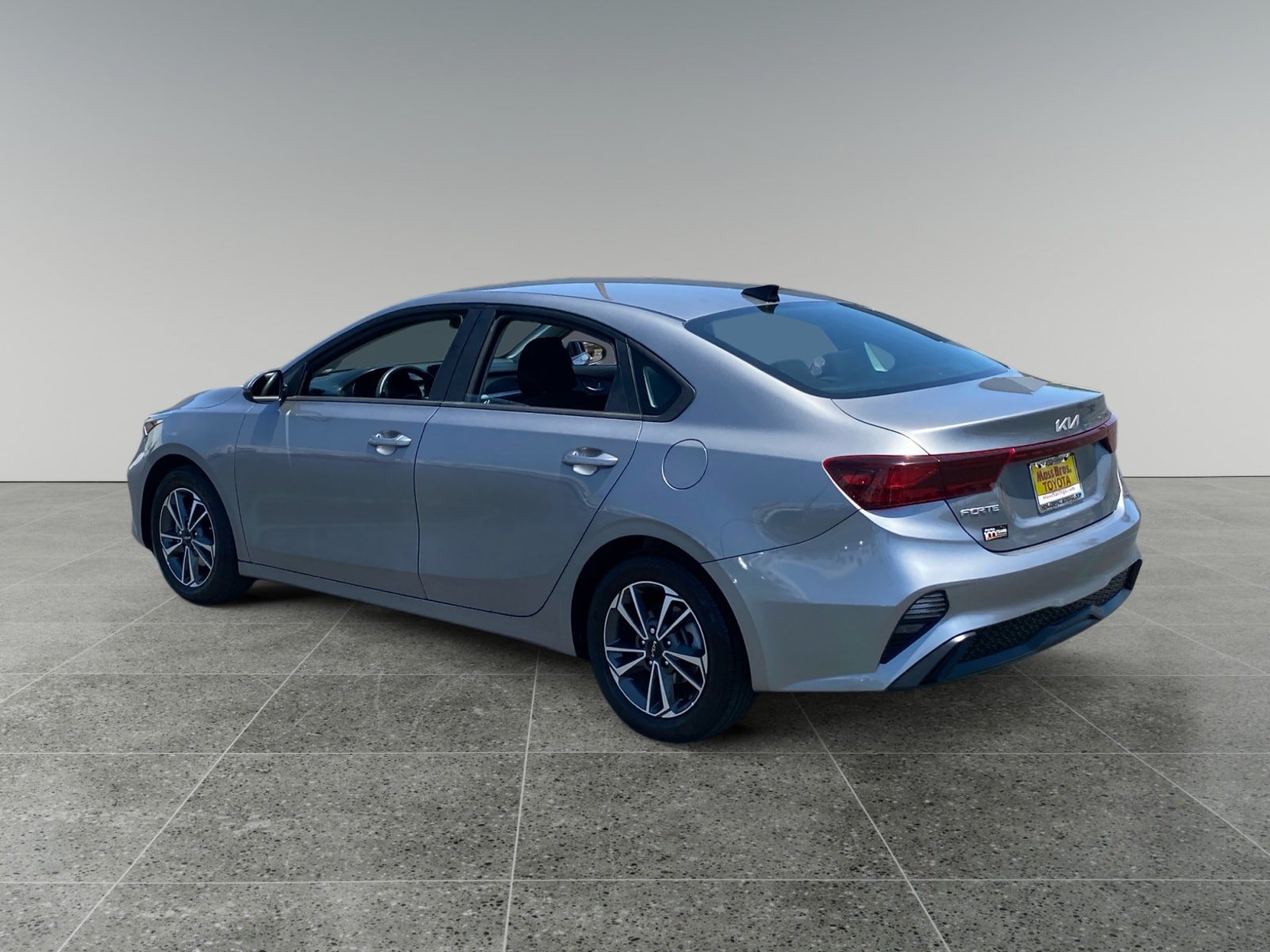 Used 2024 Kia Forte LXS w/ LXS Technology Package FWD image 3
