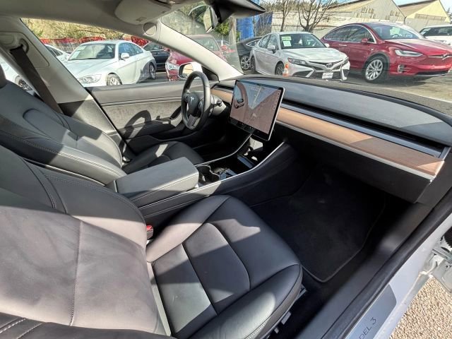 Used 2018 Tesla Model 3 Long Range image 16