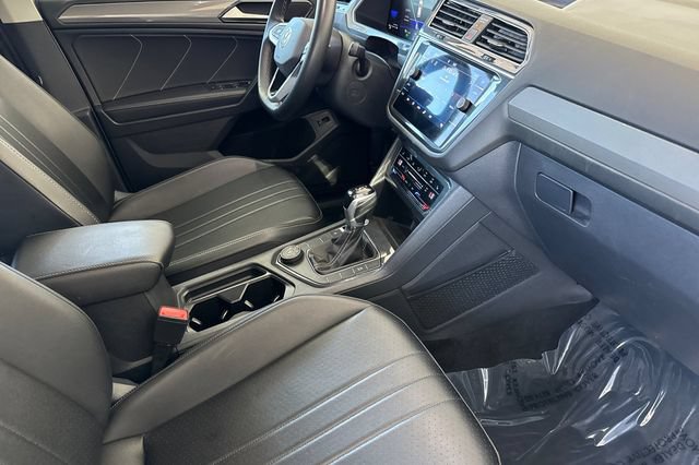 Used 2024 Volkswagen Tiguan SE AWD/4WD image 19