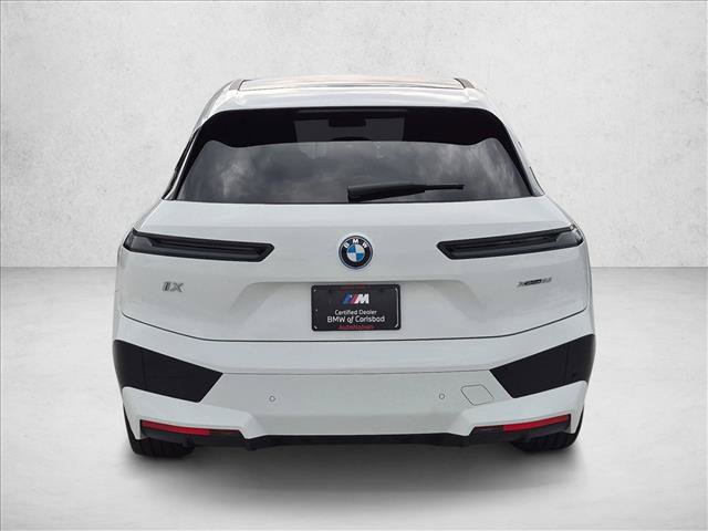 Used 2024 BMW iX xDrive50 w/ Premium Package AWD/4WD image 7
