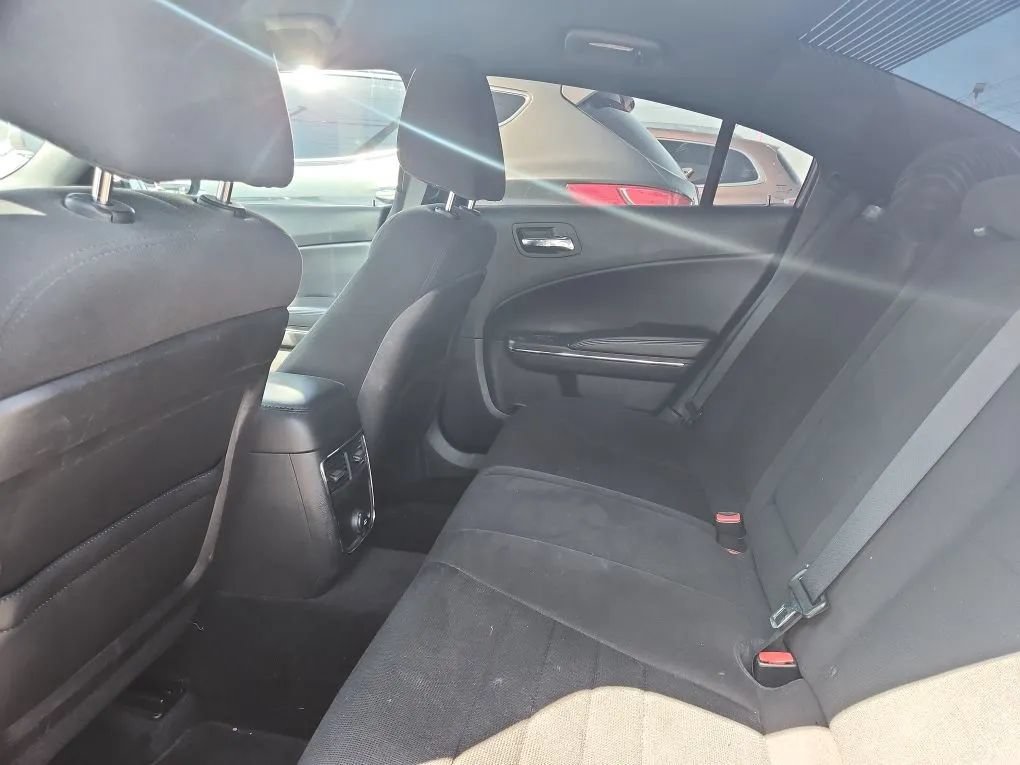 Used 2014 Dodge Charger SXT w/ Driver Confidence Group (AJG) RWD image 3