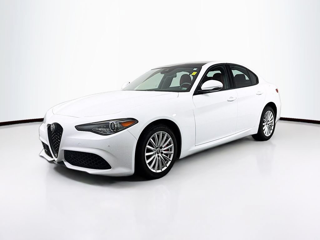 Used 2022 Alfa Romeo Giulia Sprint AWD/4WD image 3