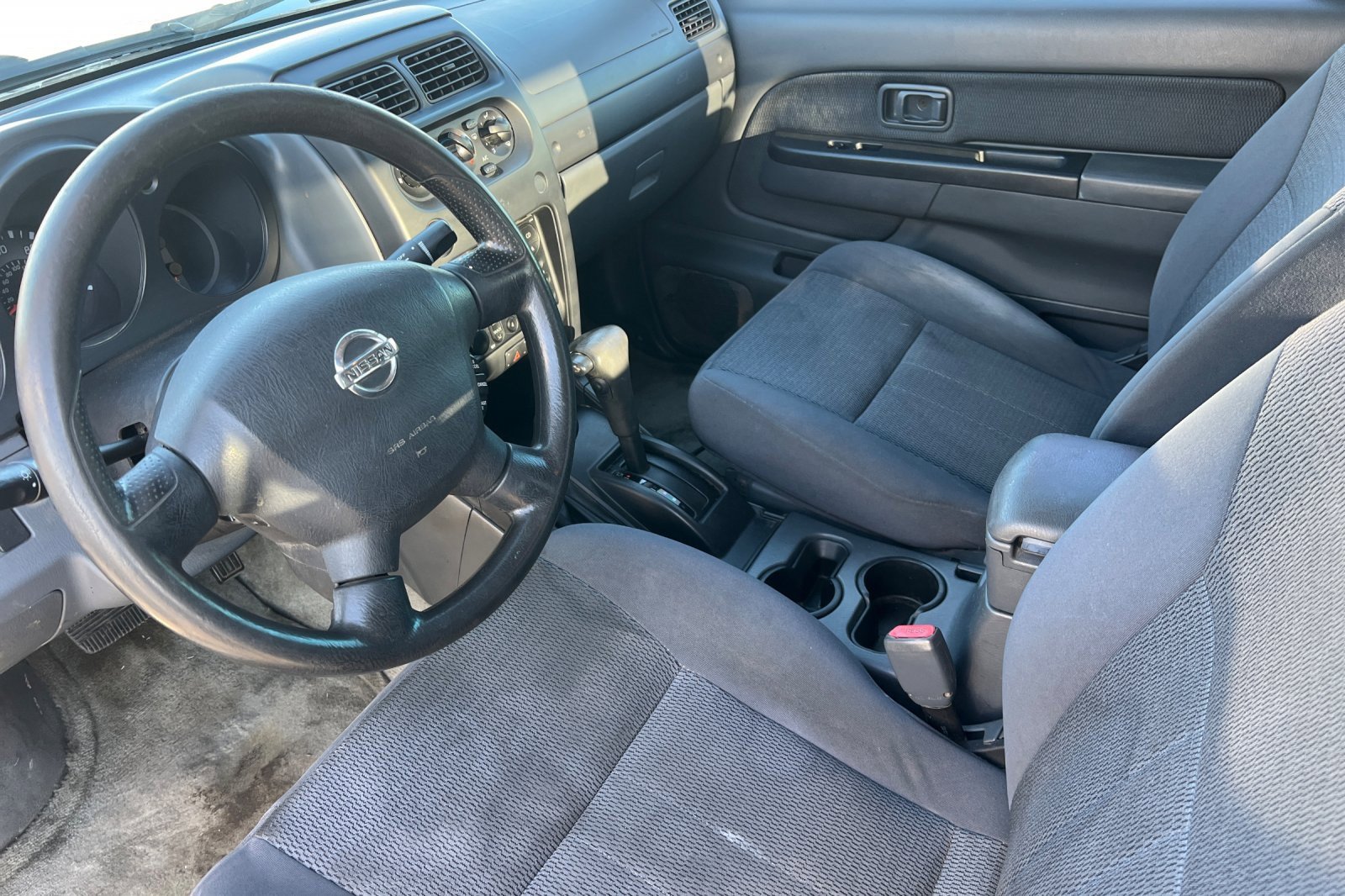 Used 2002 Nissan Frontier XE image 7