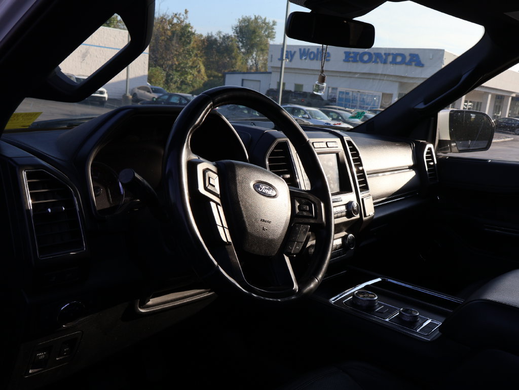 Used 2019 Ford Expedition Limited w/ Special Edition Package AWD/4WD image 9