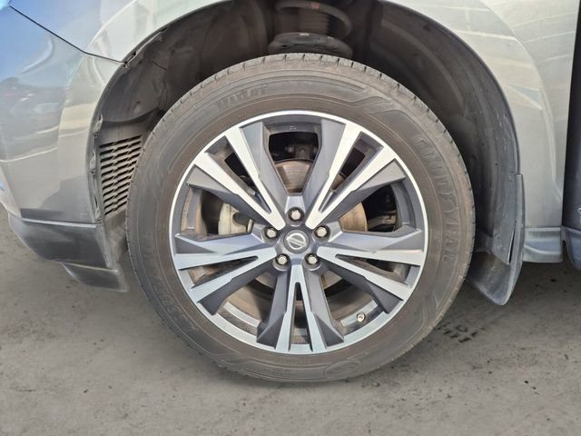 Used 2018 Nissan Pathfinder Platinum AWD/4WD image 10