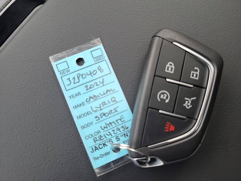Certified 2024 Cadillac Lyriq Sport AWD/4WD image 33