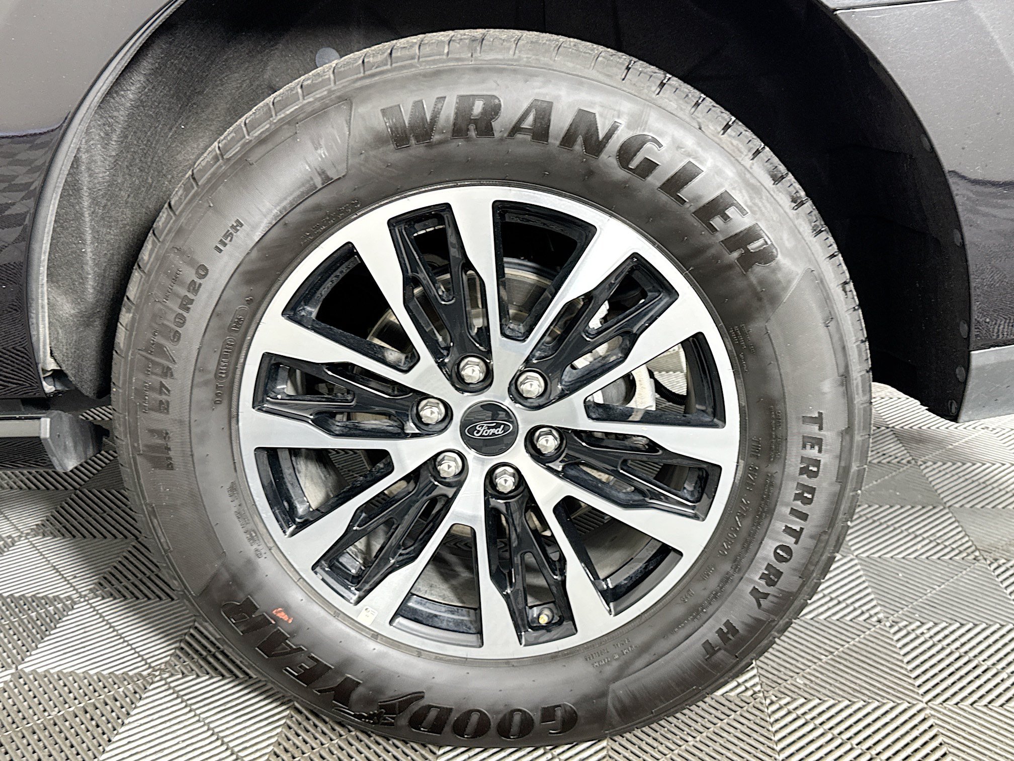 Used 2025 Ford Expedition Platinum AWD/4WD image 35