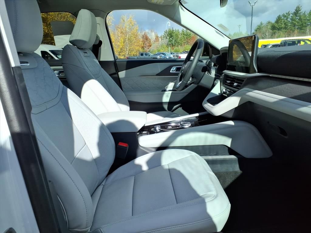 New 2026 Ford Explorer Platinum w/ LUX Leather Package AWD/4WD image 9