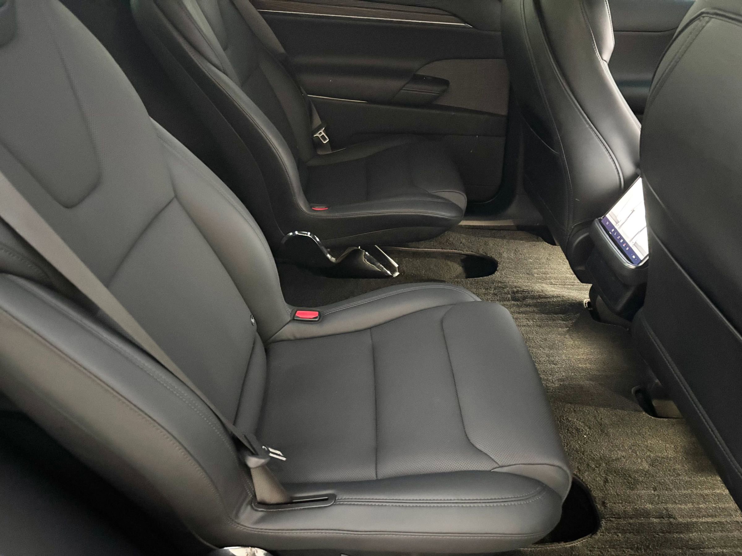 Used 2024 Tesla Model X image 13