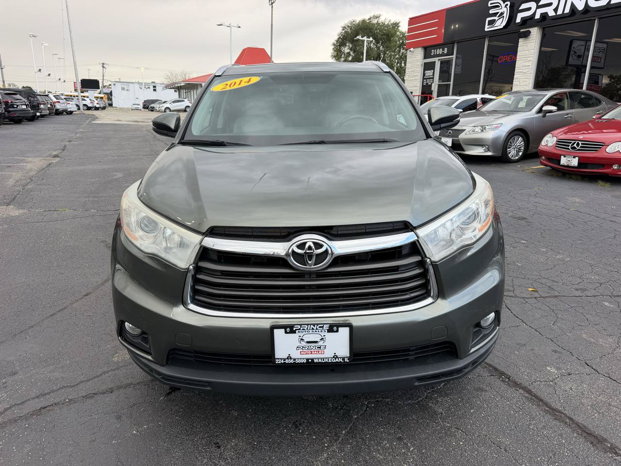 Used 2014 Toyota Highlander XLE AWD/4WD image 2