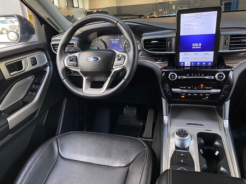 Certified 2023 Ford Explorer Limited w/ Limited Technology Package AWD/4WD image 20