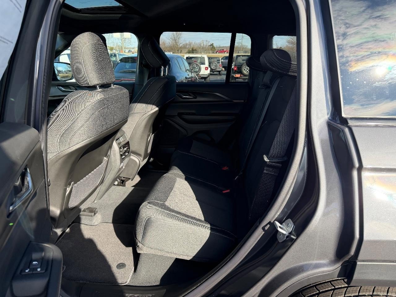 New 2025 Jeep Grand Cherokee Laredo X w/ Luxury Tech Group I image 10