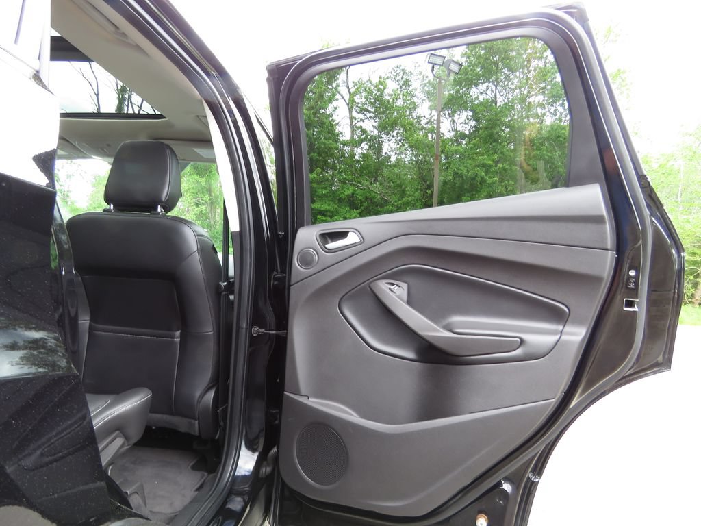Used 2019 Ford Escape Titanium AWD/4WD image 15