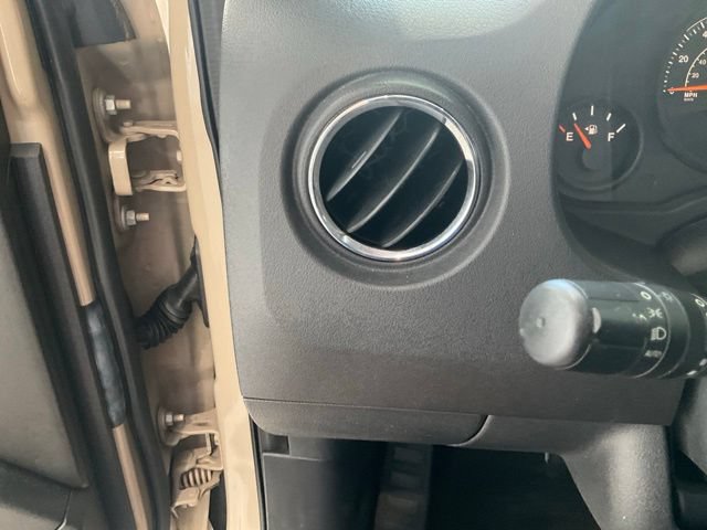 Used 2017 Jeep Patriot Latitude AWD/4WD image 6