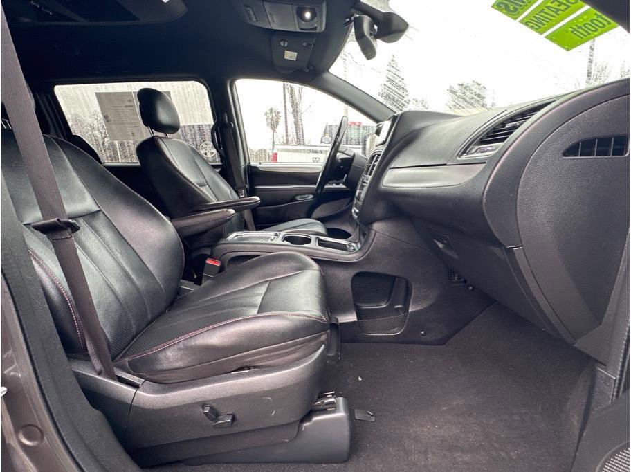 Used 2019 Dodge Grand Caravan GT image 11