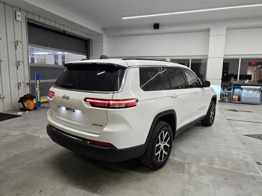 Certified 2024 Jeep Grand Cherokee L Limited AWD/4WD image 6