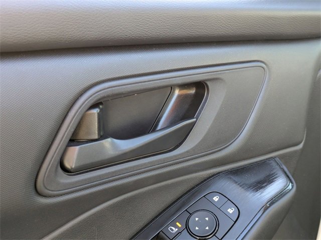 Used 2024 Nissan Rogue S image 12