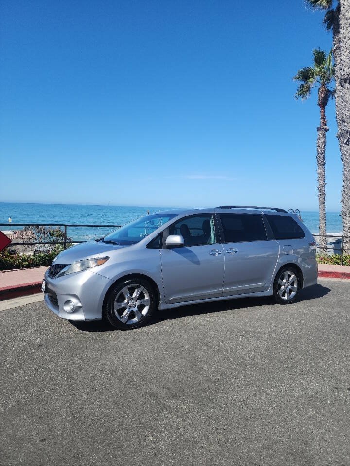 Used 2013 Toyota Sienna SE FWD image 15