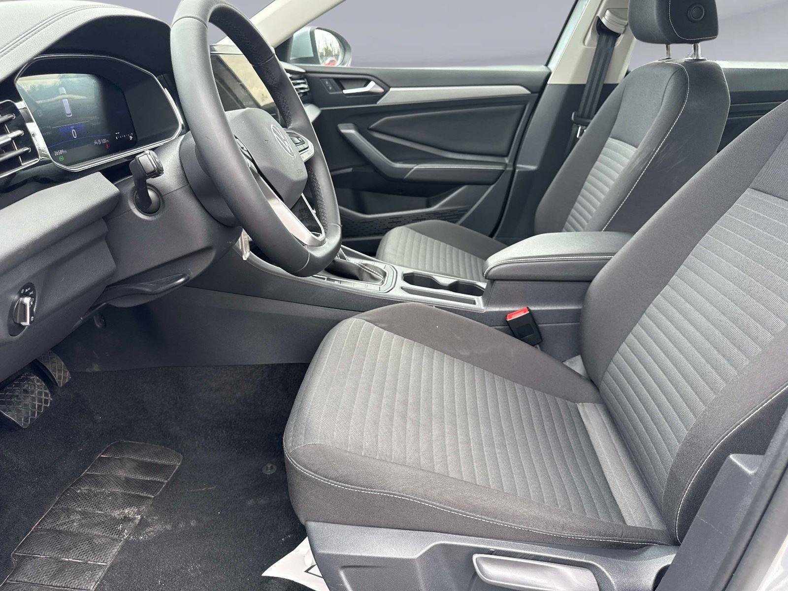 Used 2025 Volkswagen Jetta S image 18