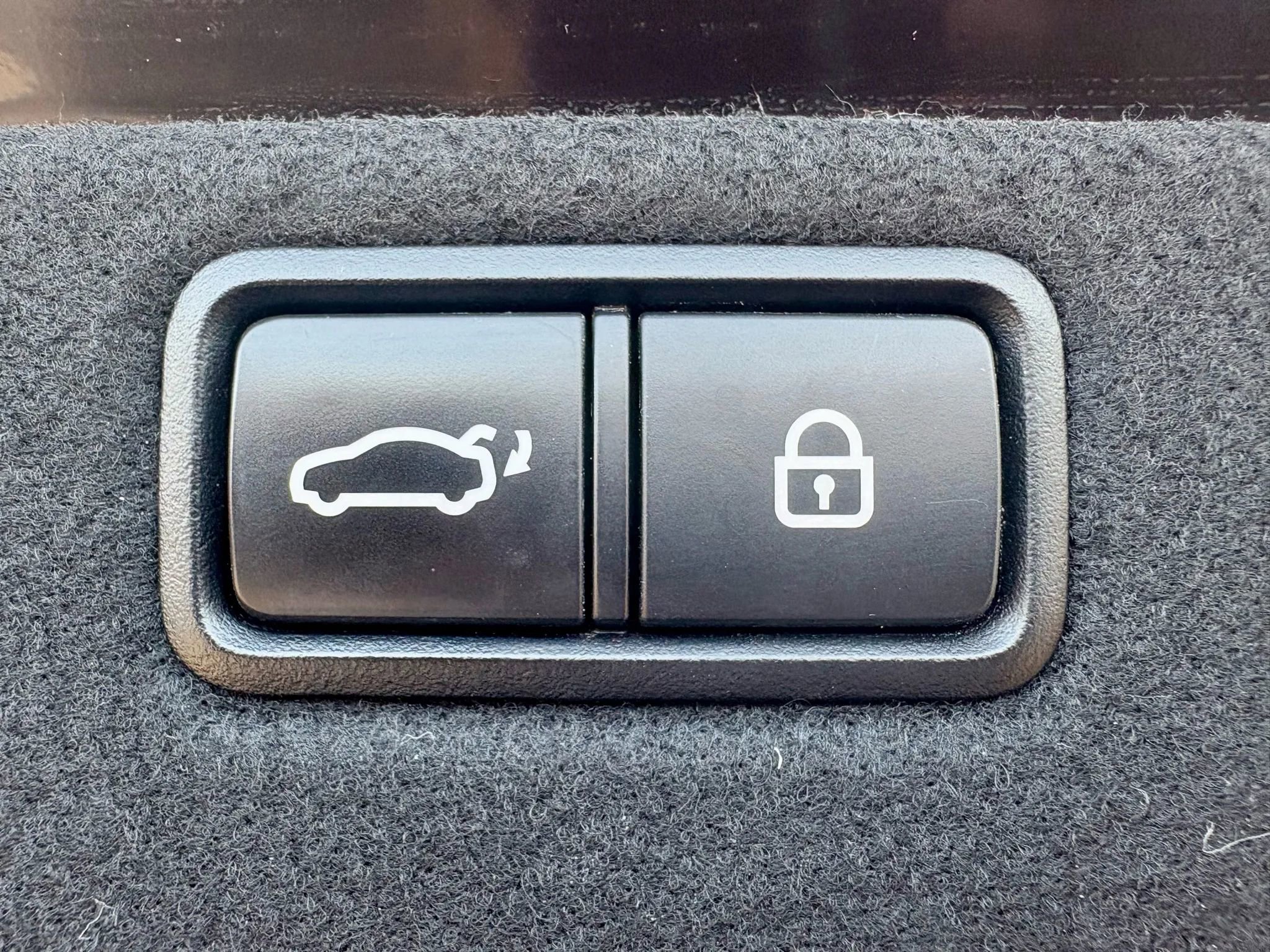 Used 2018 Genesis G80 5.0 Ultimate RWD image 22